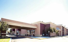 Express Inn & Suites